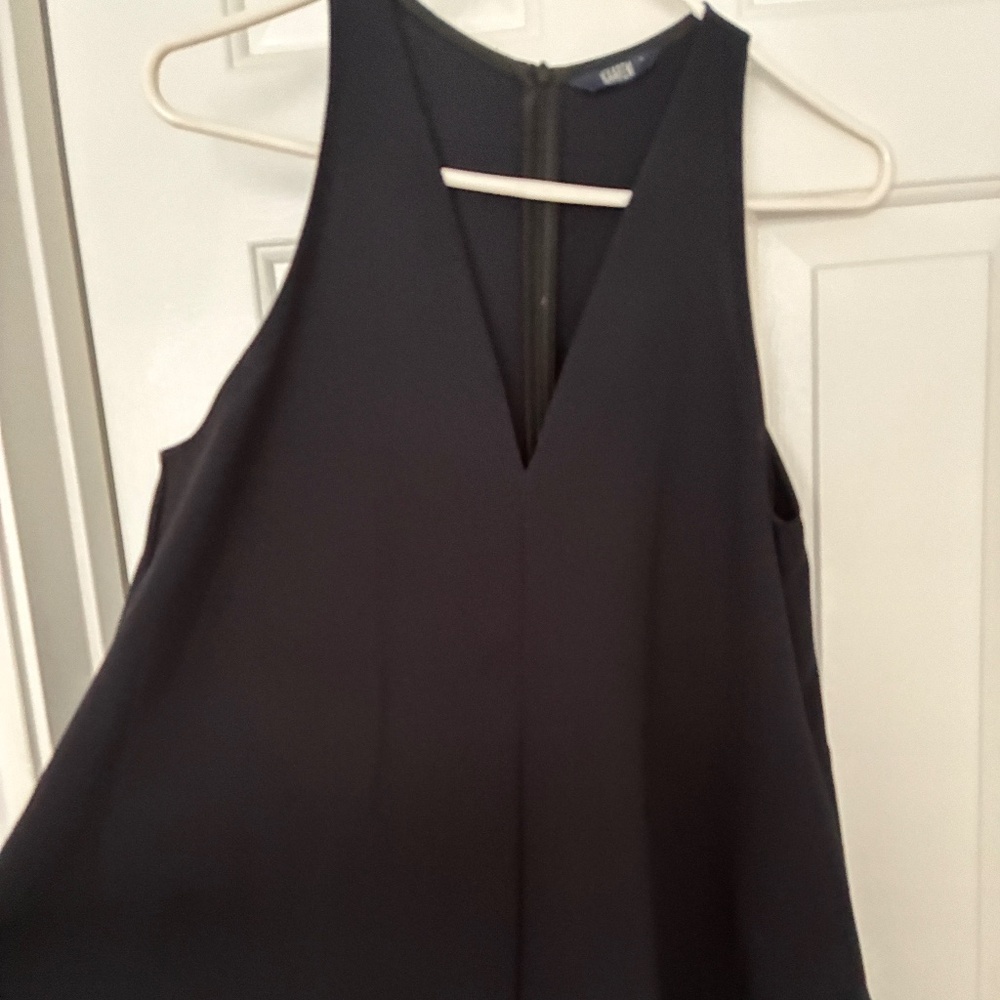 Kaarem Krachai V-Neck Pocket Onesie jumpsuit - Picture 4 of 7